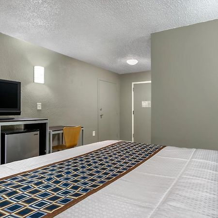 Knights Inn Bristol Левіттаун Екстер'єр фото