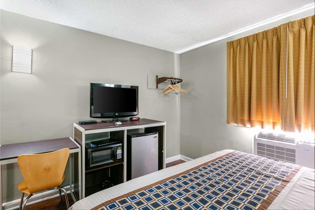 Knights Inn Bristol Левіттаун Номер фото