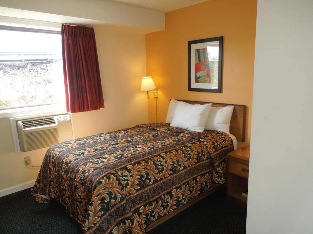 Knights Inn Bristol Левіттаун Екстер'єр фото
