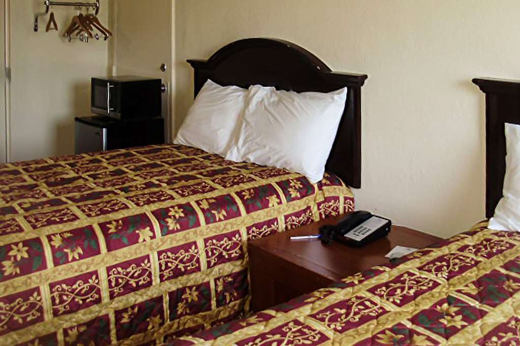 Knights Inn Bristol Левіттаун Номер фото
