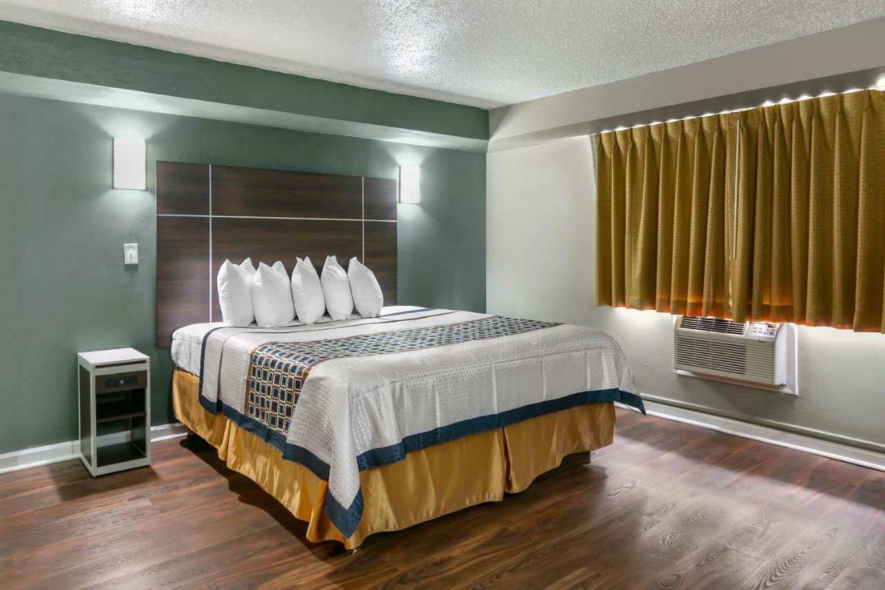 Knights Inn Bristol Левіттаун Екстер'єр фото